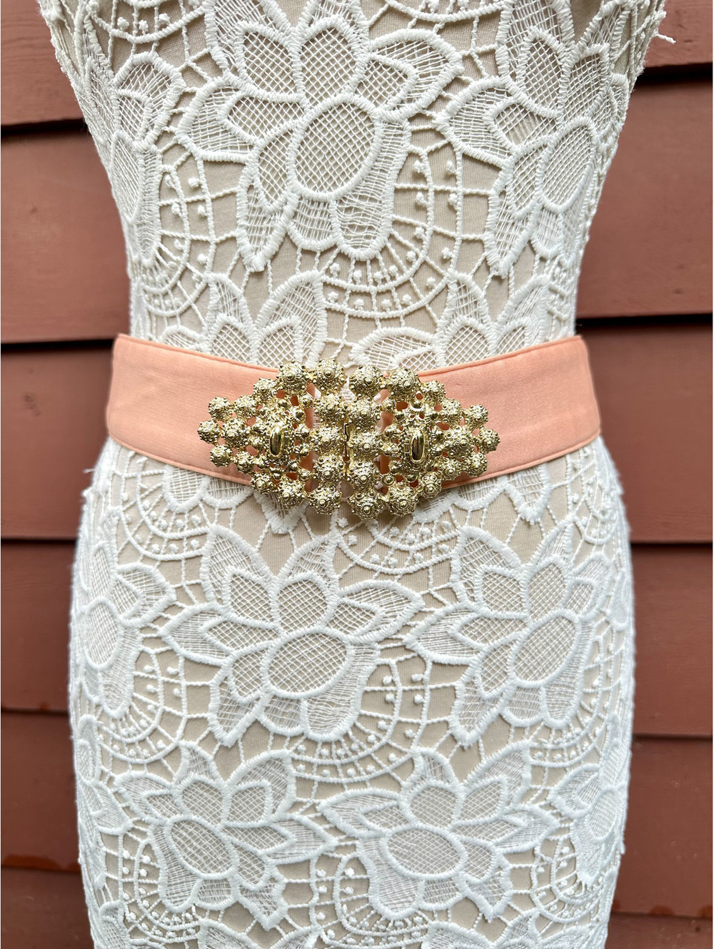 Vintage‎ Peach Stretch Belt with Ornate Gold Clasp